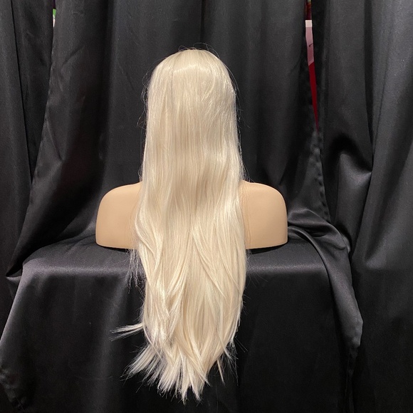 Bellami Straitgh Synthetic Wig 28" Ash Blonde - Picture 2 of 3